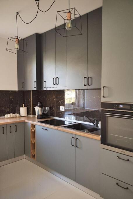 Eliza'S Apartment By Oasis Homes Oradea Exterior photo